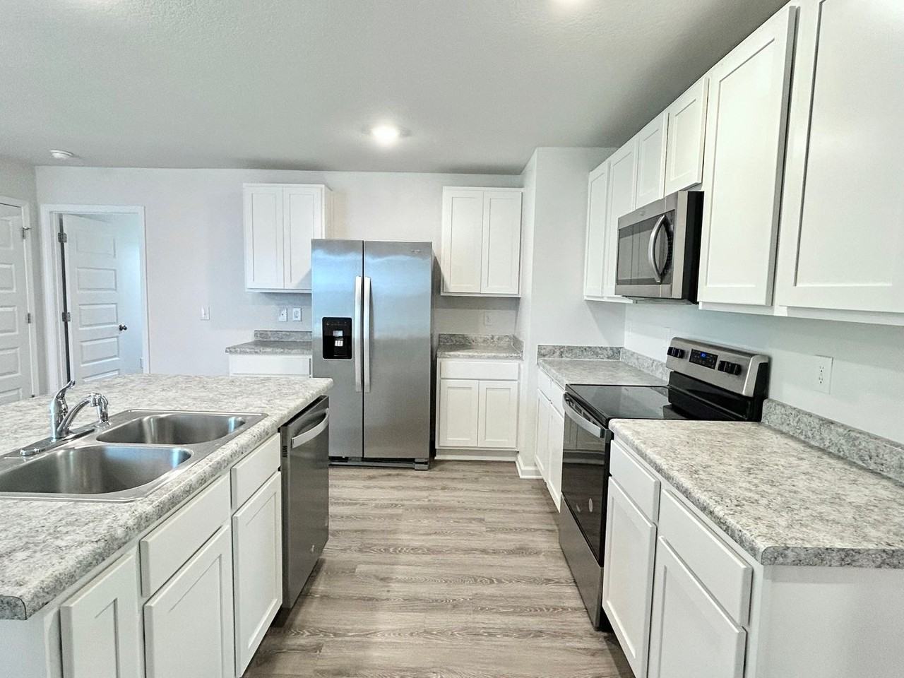 5386 Peach Dr - Photo 5 of 16