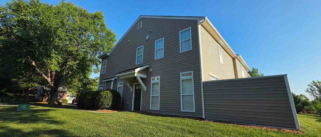 5905 Hollow Wood Ct - Photo 5 of 29
