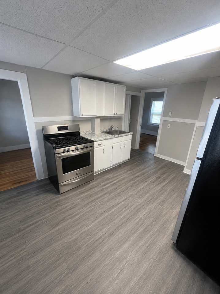 77 Walnut St - Photo 2 of 6
