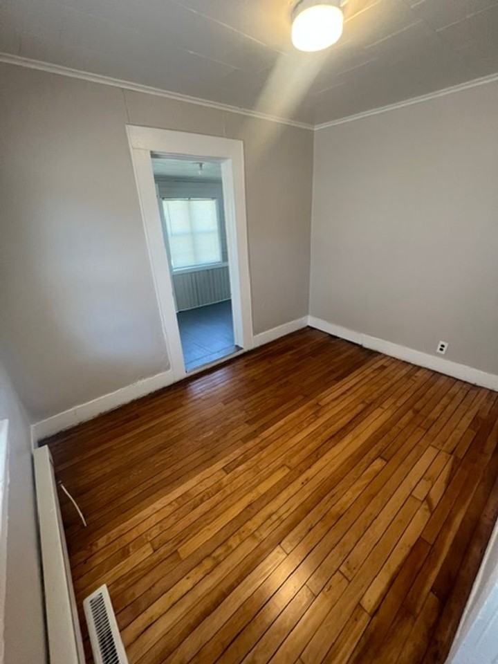 77 Walnut St - Photo 4 of 6