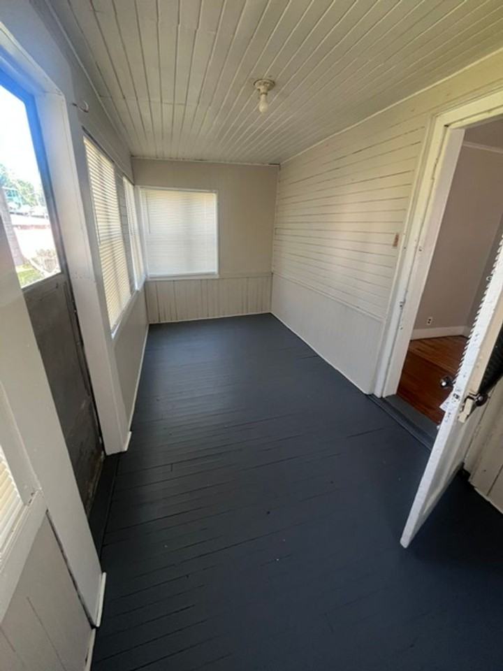 77 Walnut St - Photo 5 of 6