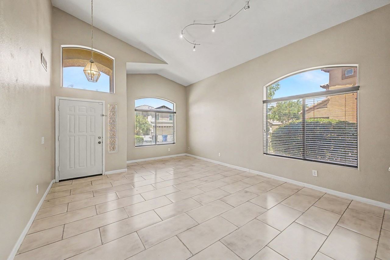 4809 W Valencia Dr - Photo 2 of 19