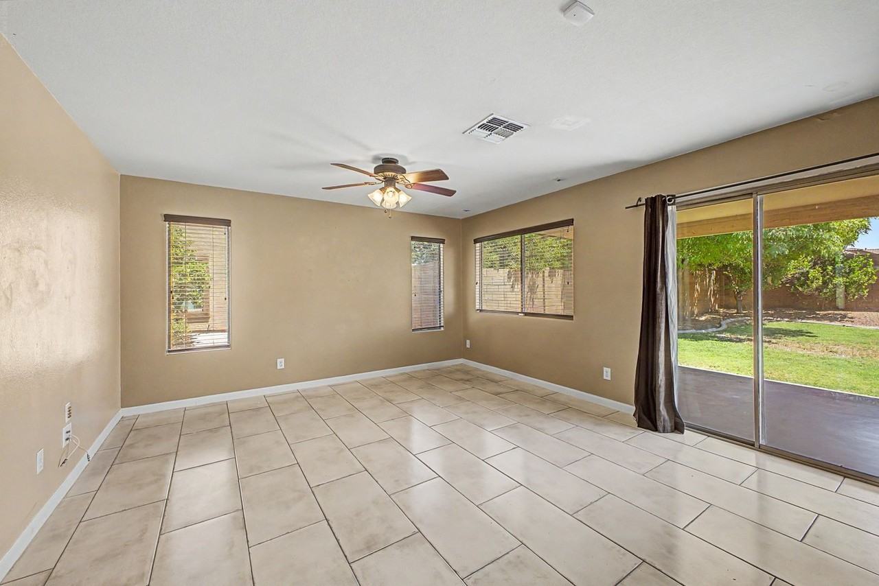 4809 W Valencia Dr - Photo 4 of 19