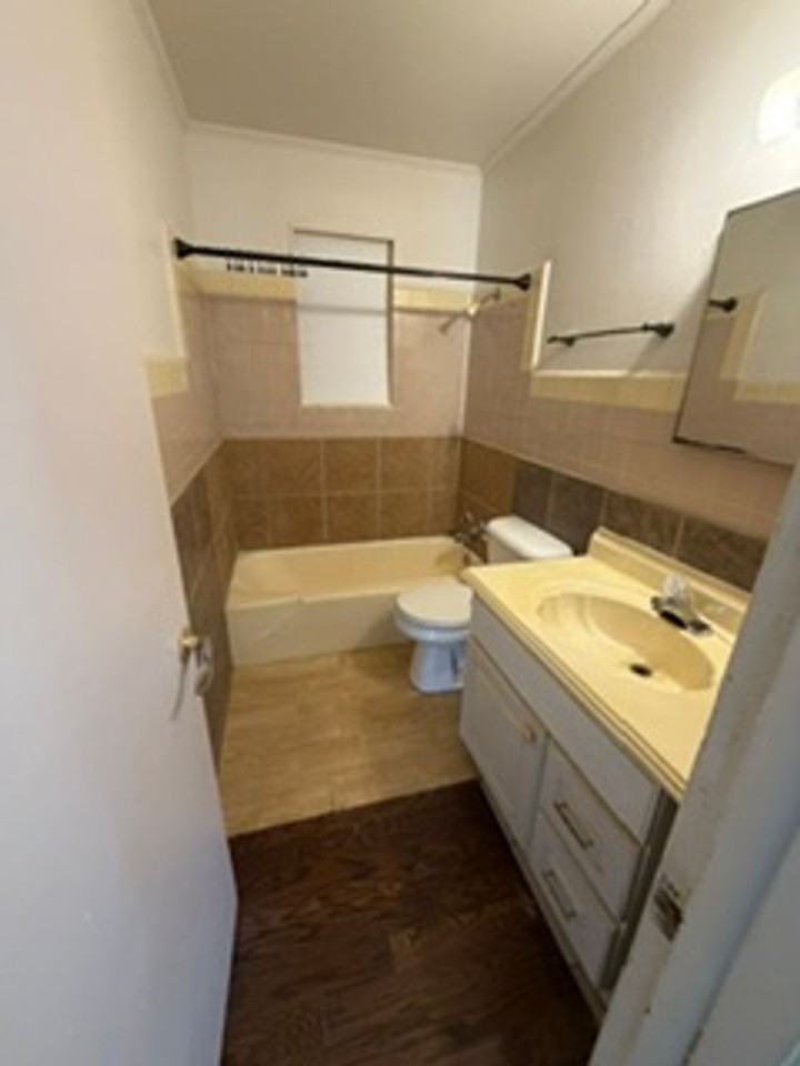 3348 Sw 23rd St - Photo 7 of 10