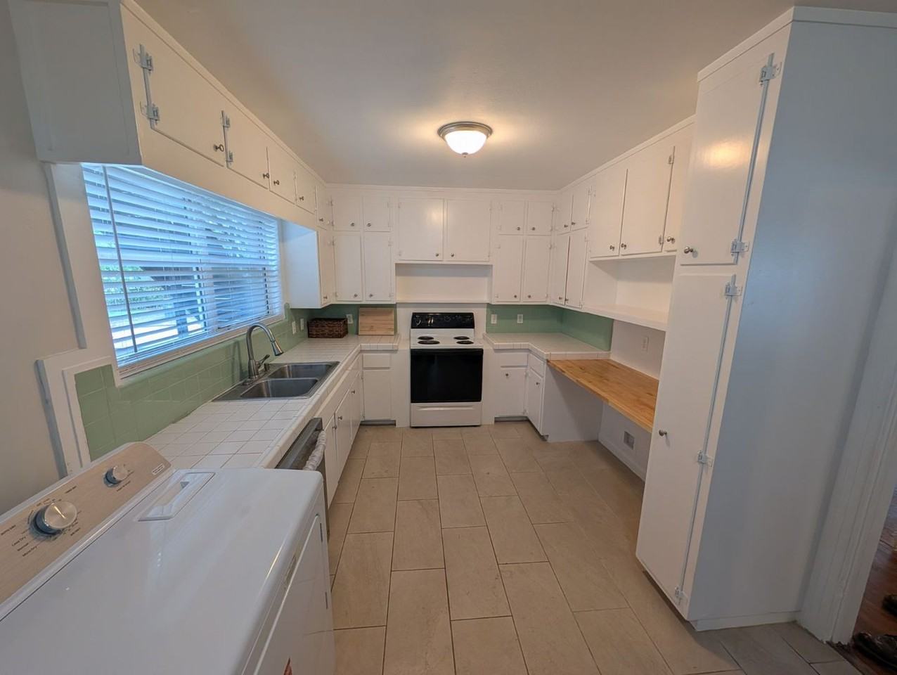 2716 Green St - Photo 2 of 10