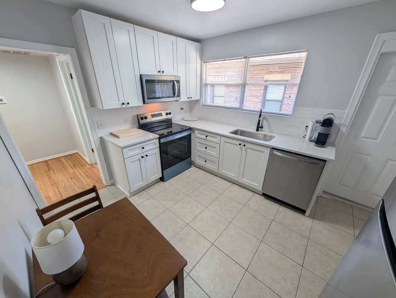 2716 Green St - Photo 4 of 10