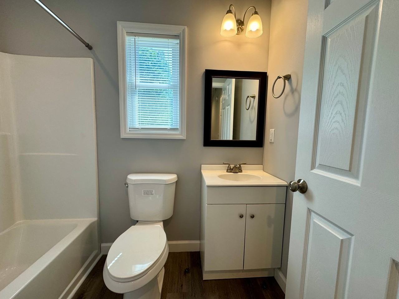 513 Pleasant St - Photo 6 of 9