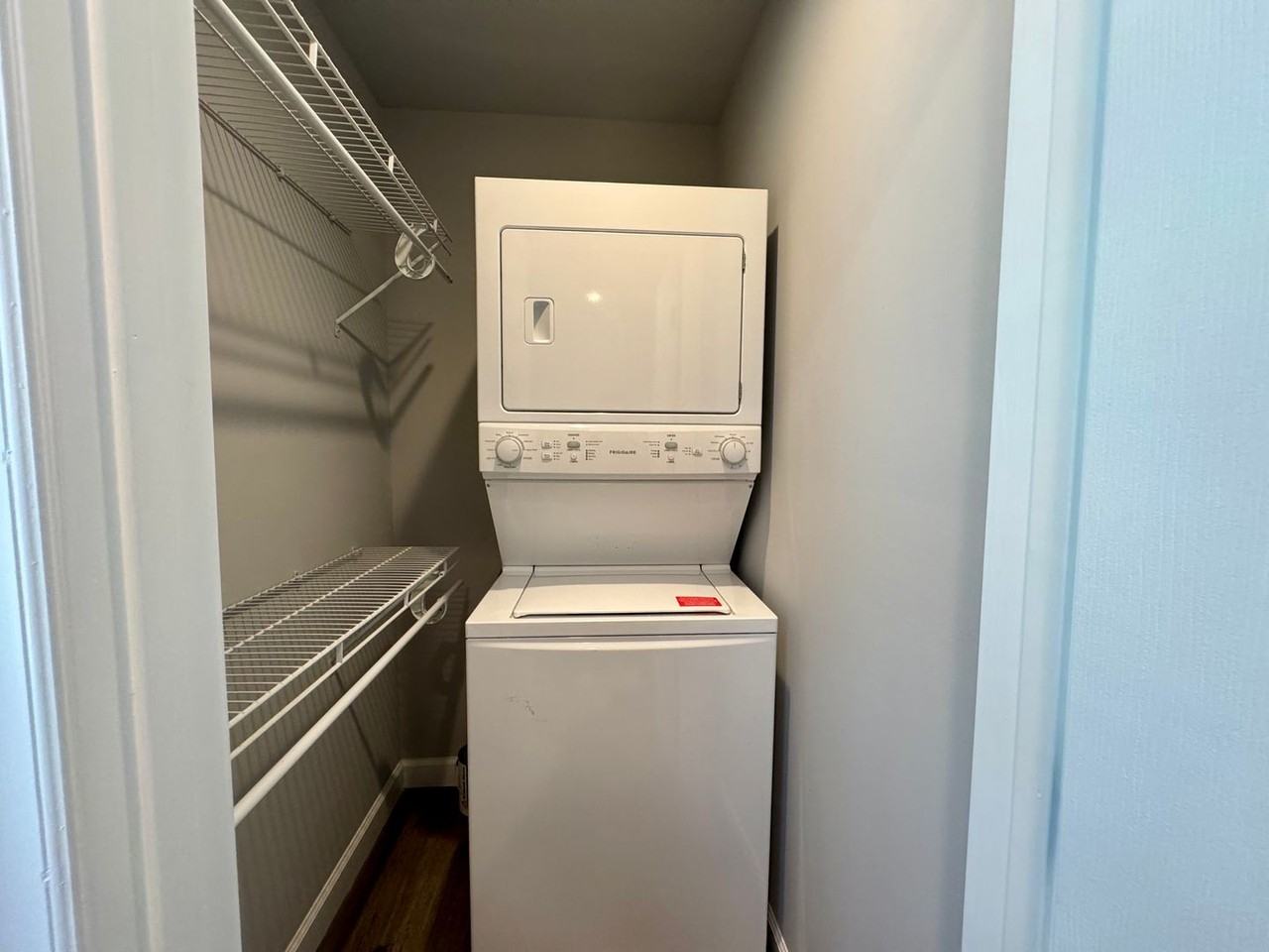 513 Pleasant St - Photo 7 of 9