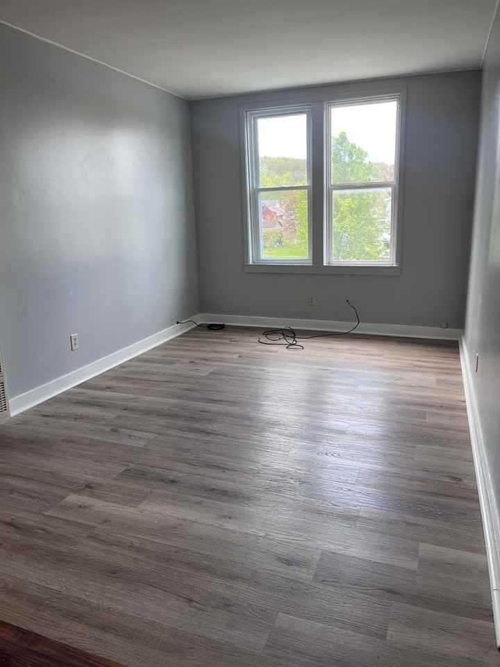 320 Indiana Ave - Photo 2 of 4