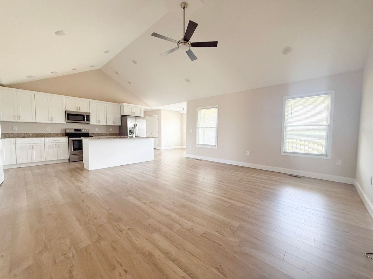 2731 Cook Rd - Photo 5 of 31