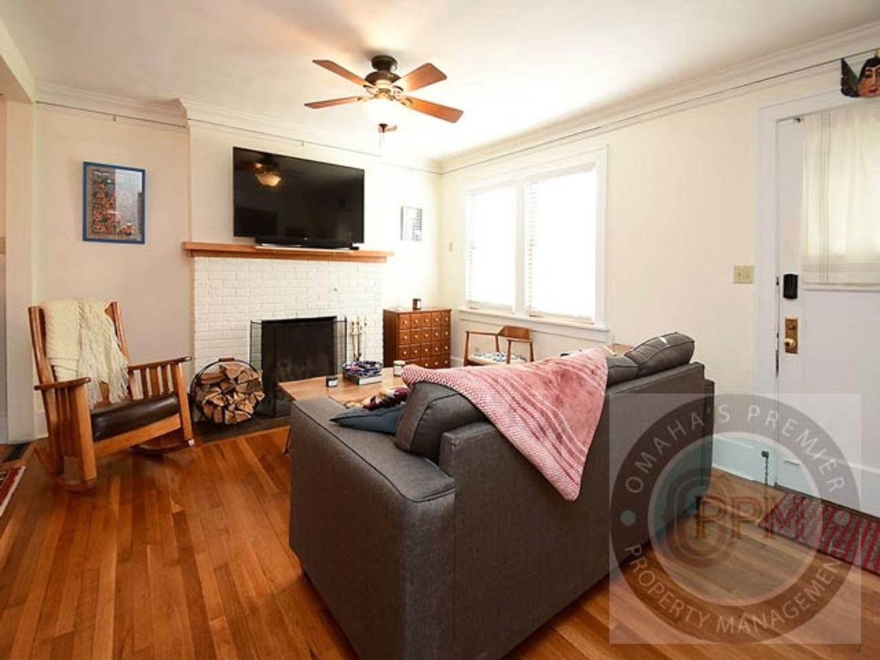 4806 Webster St - Photo 3 of 19