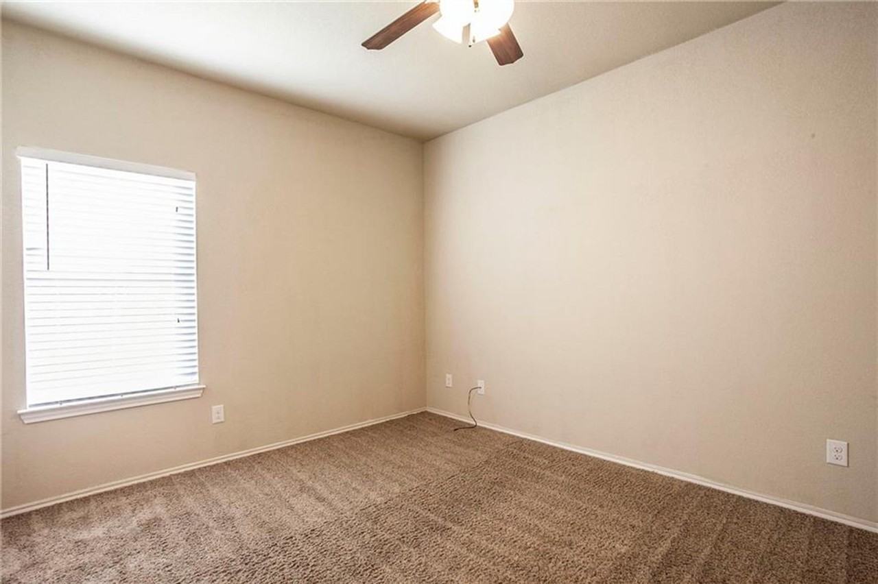 323 French Ave - Photo 3 of 16