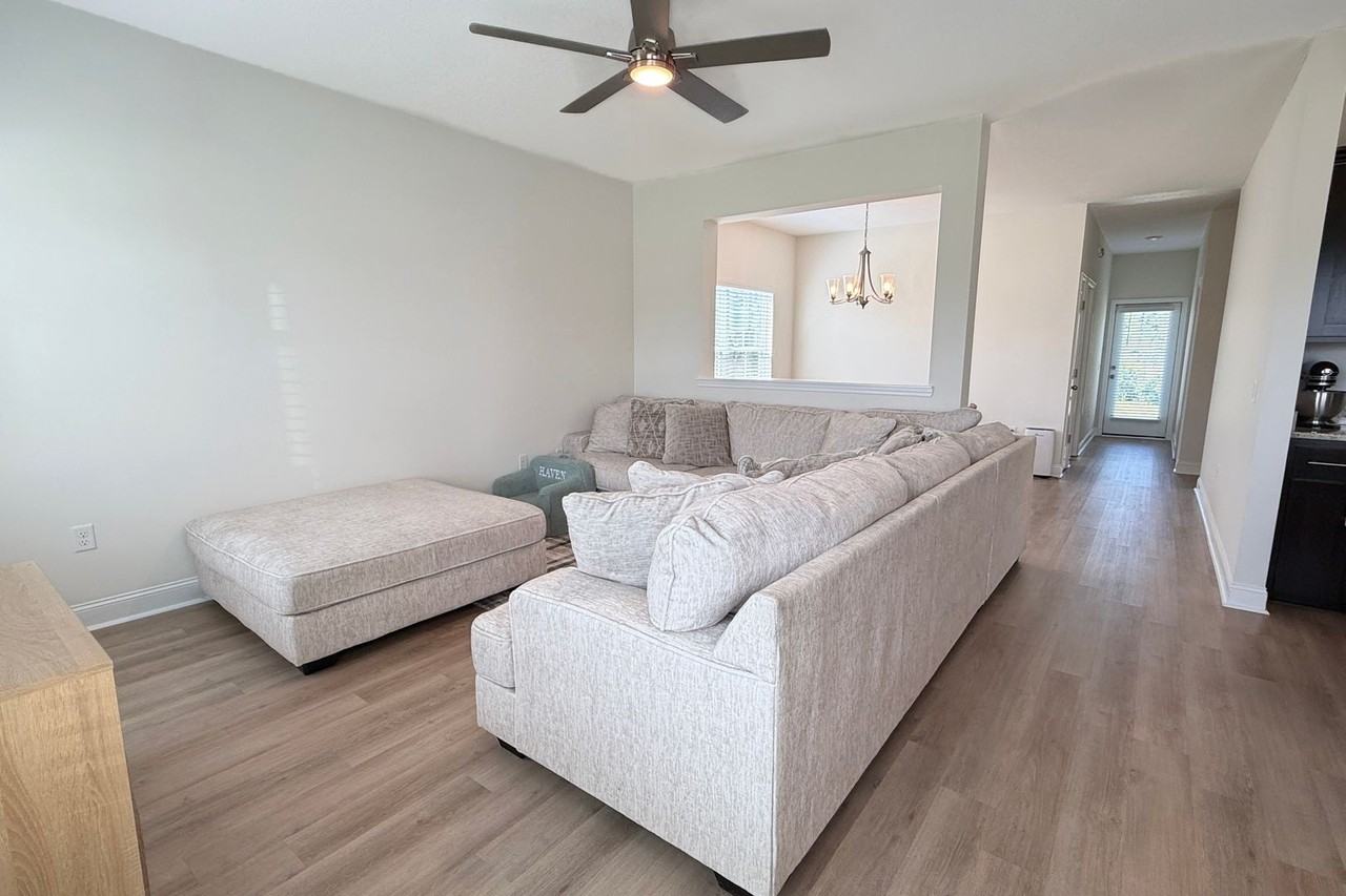 364 Mcclelland Rd Ne - Photo 2 of 33