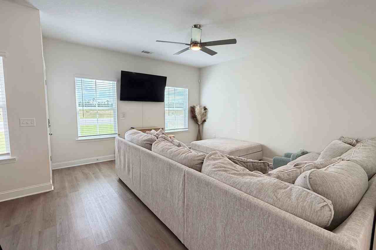 364 Mcclelland Rd Ne - Photo 4 of 33