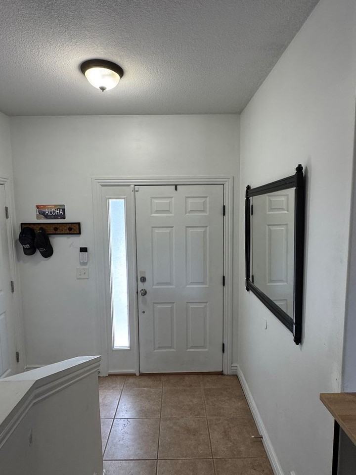 828 Fossilridge Dr - Photo 2 of 32