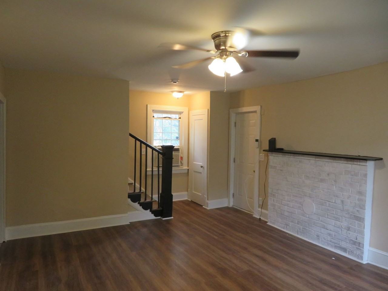 331 Glenwood Ct - Photo 2 of 29