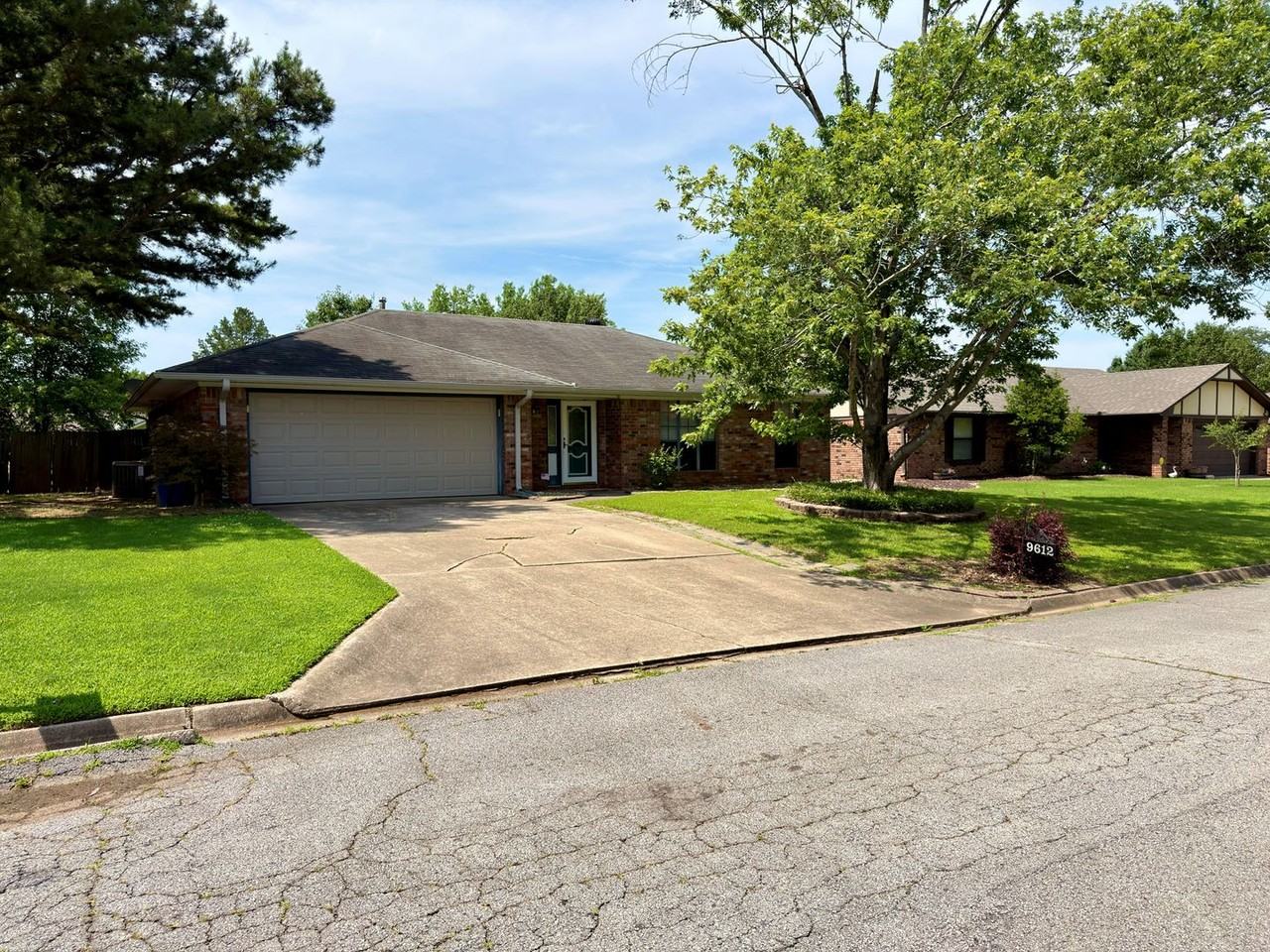 9612 Apple Gate Dr - Photo 2 of 23