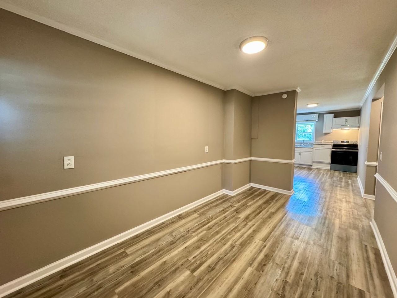 412 W Atlantic St - Photo 2 of 8
