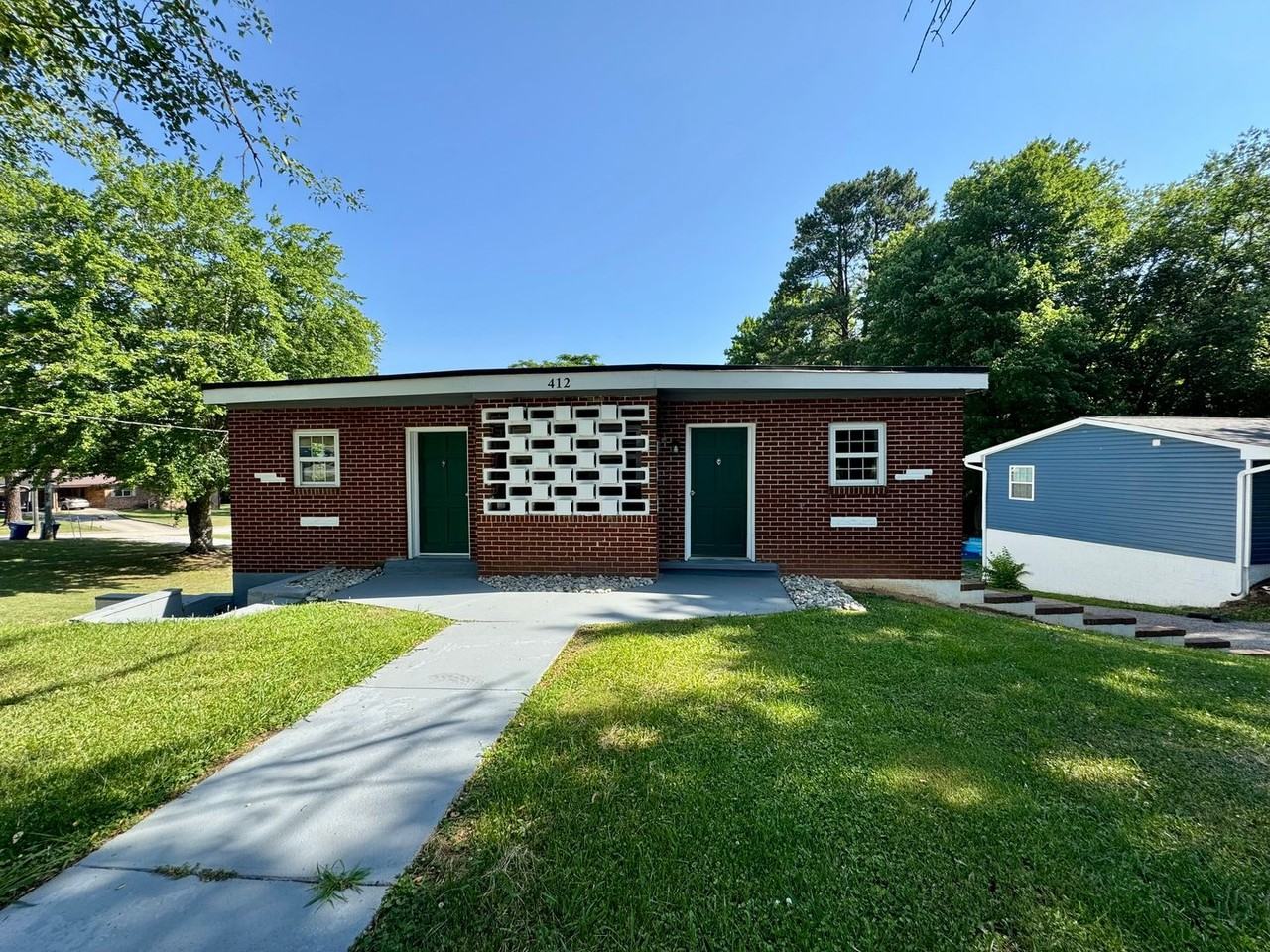 412 W Atlantic St - Photo 7 of 8