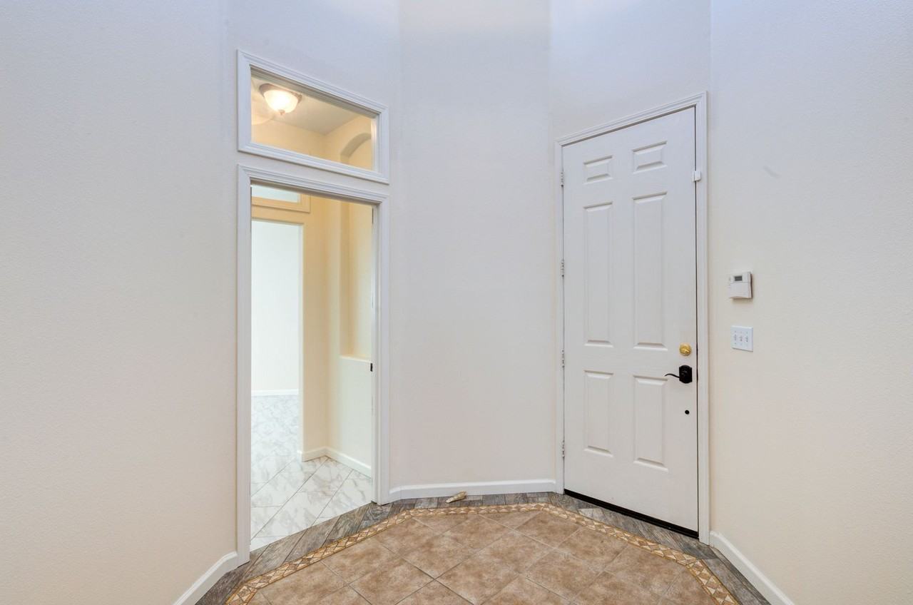 2418 Warner Ave - Photo 3 of 24