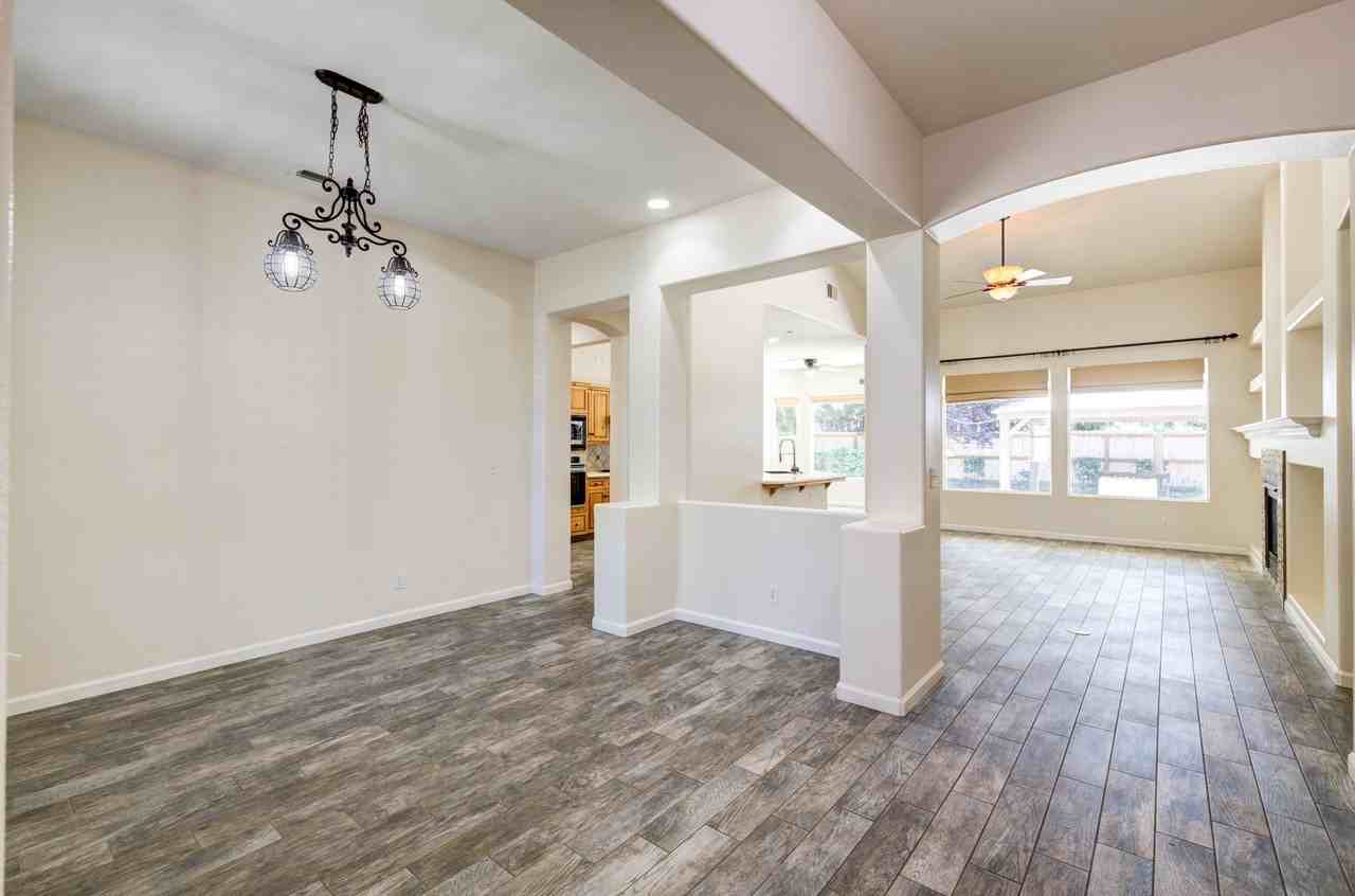 2418 Warner Ave - Photo 4 of 24