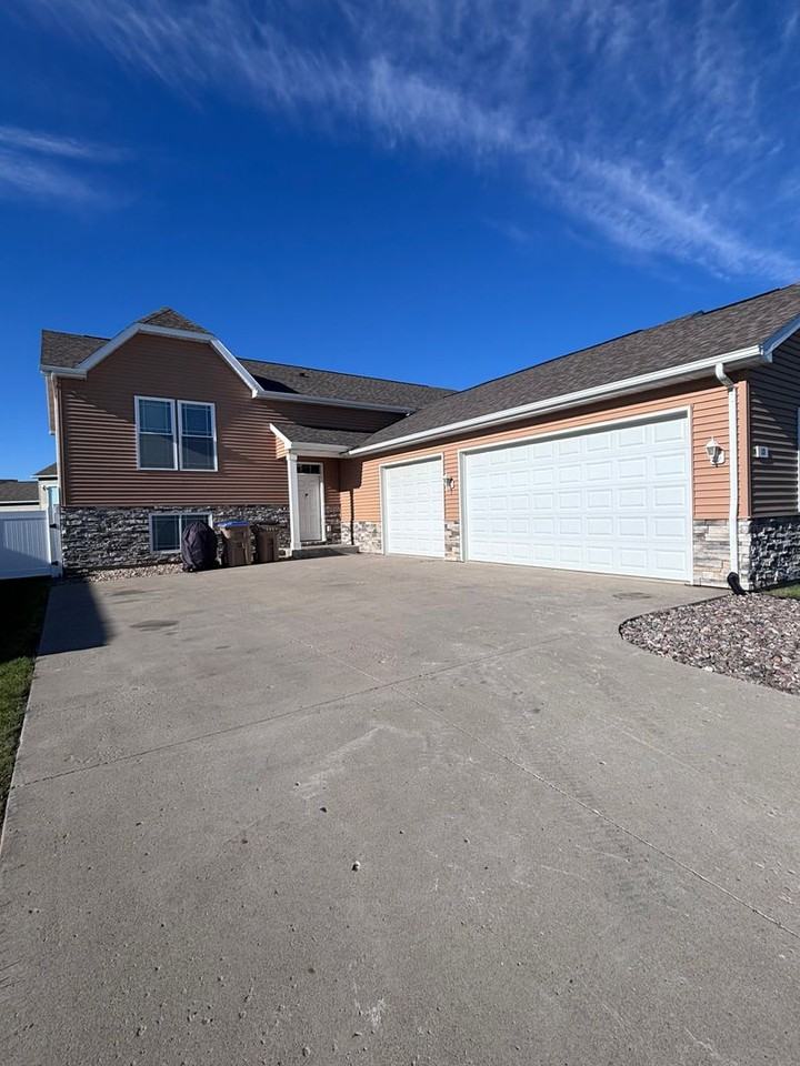 10 Mulberry Loop Ne