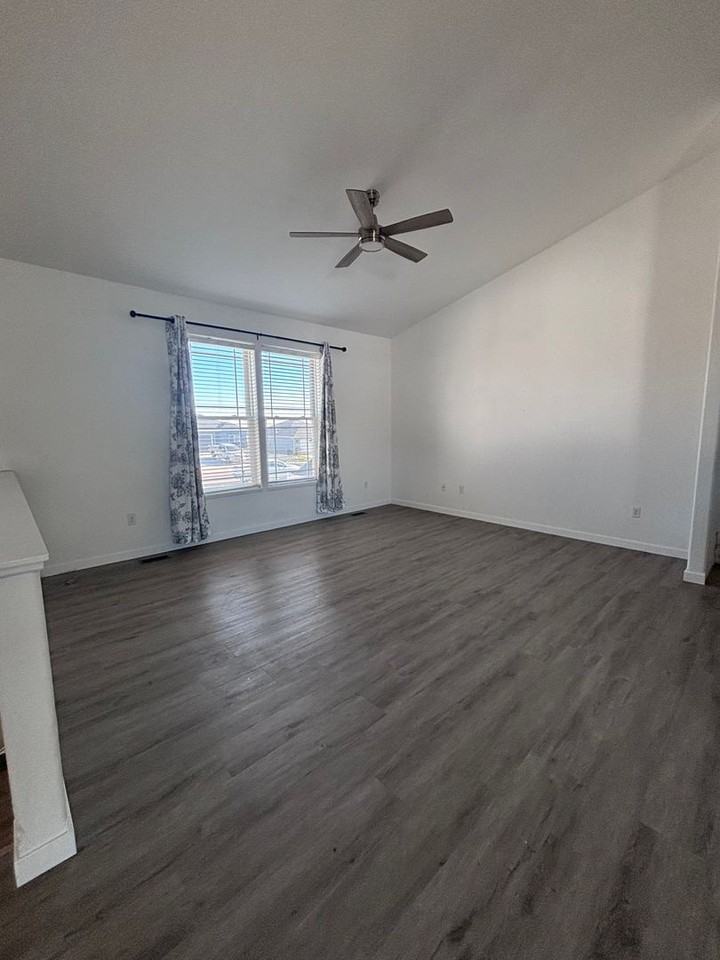 10 Mulberry Loop Ne - Photo 2 of 13