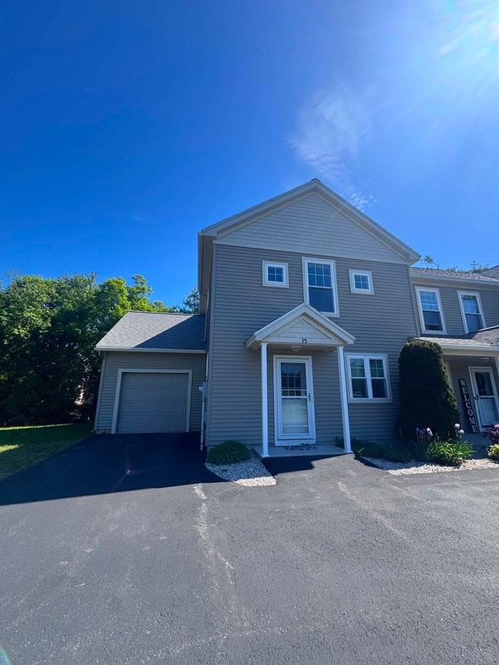 15 Edgefield Ln - Photo 2 of 21