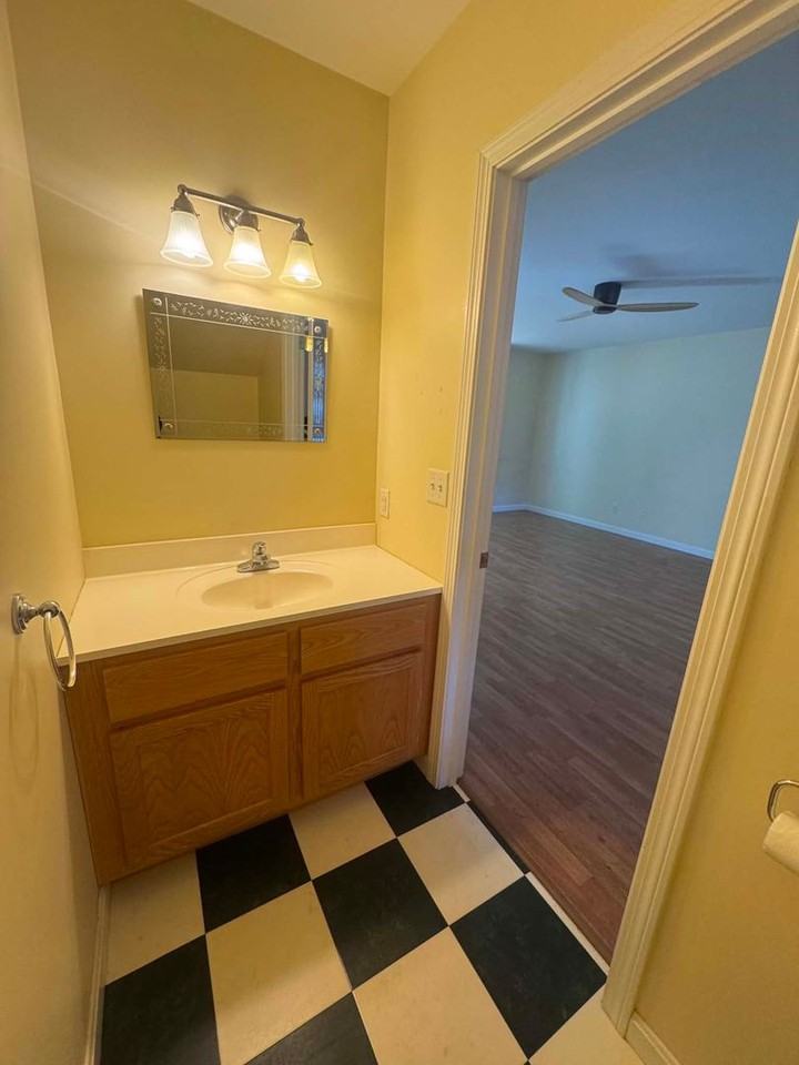 15 Edgefield Ln - Photo 7 of 21