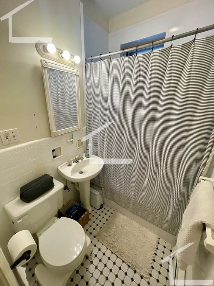 208 Chestnut Hill Ave - Photo 4 of 9