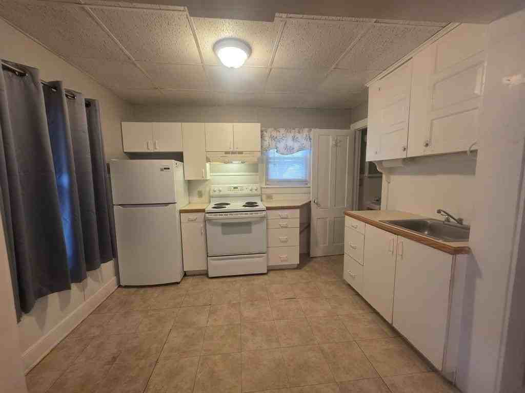 302 N Nanticoke Ave - Photo 3 of 7