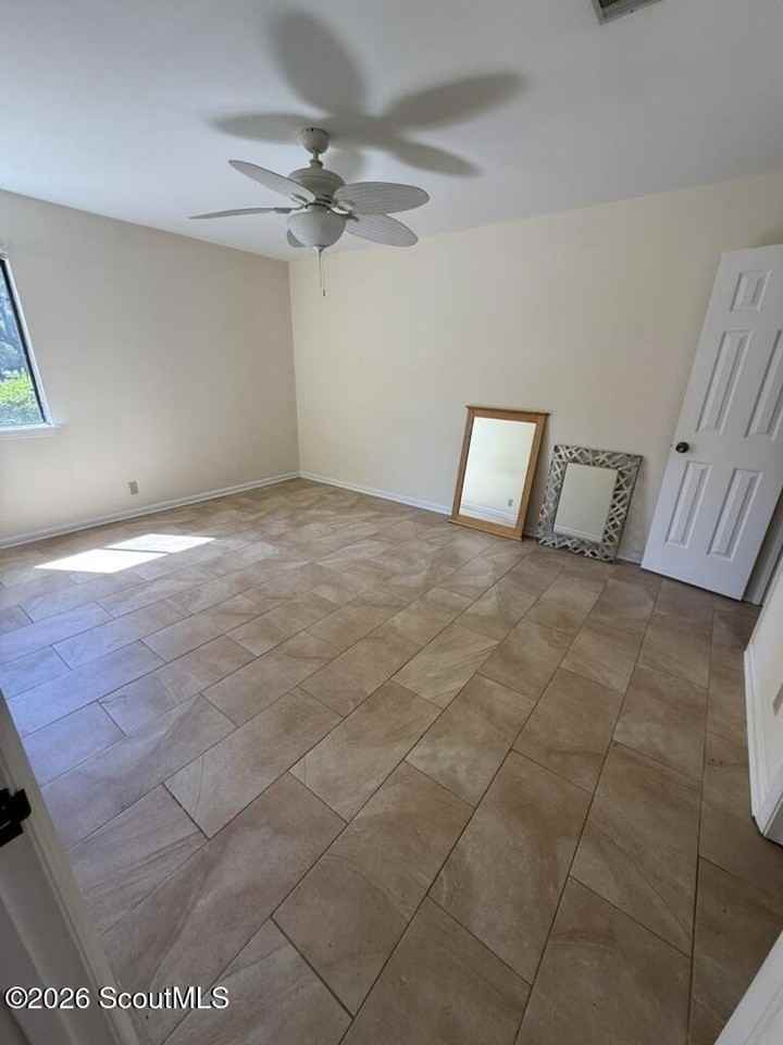 227 Walmar Grv - Photo 4 of 9