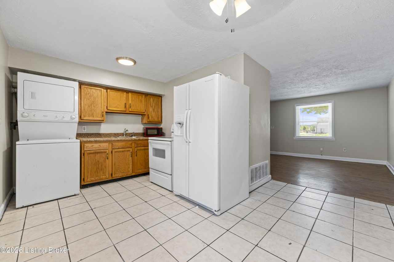 725 S 16th St - Photo 5 of 11