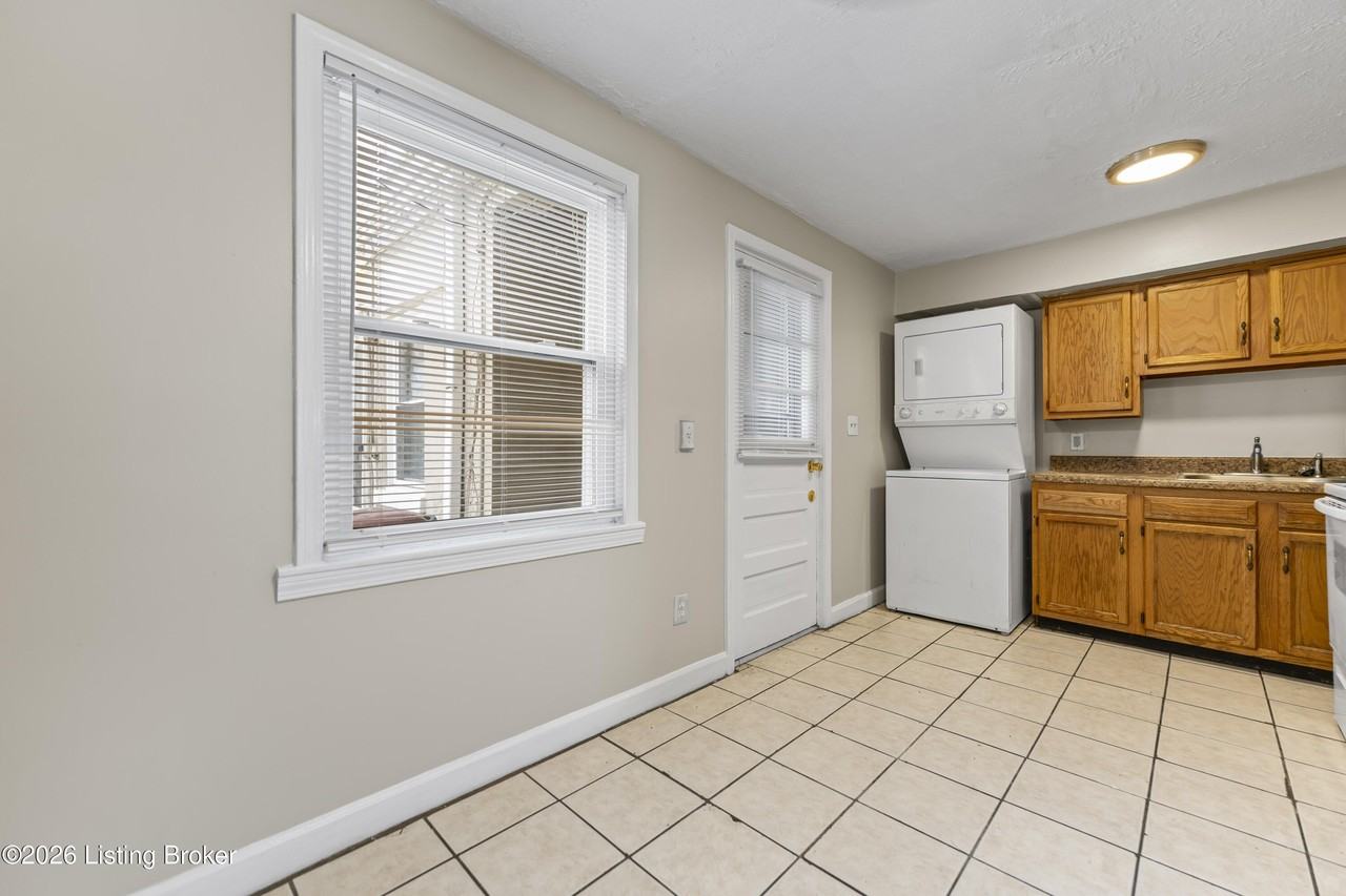 725 S 16th St - Photo 6 of 11