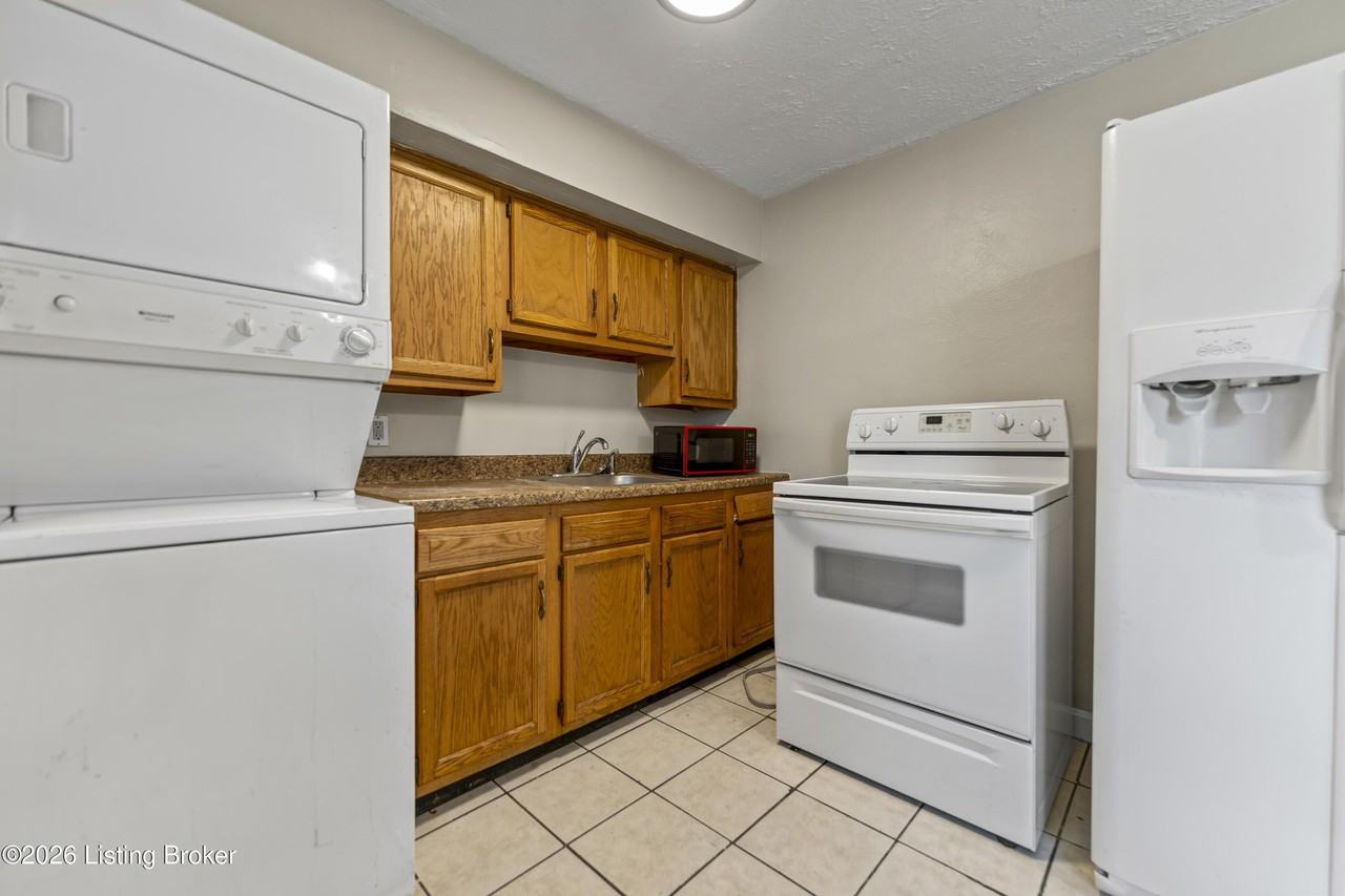 725 S 16th St - Photo 7 of 11