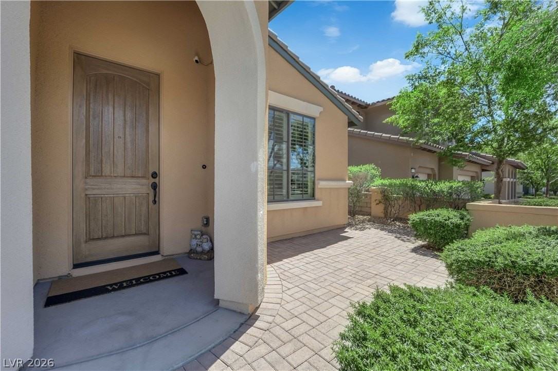 608 Highland Bluff Way - Photo 2 of 50