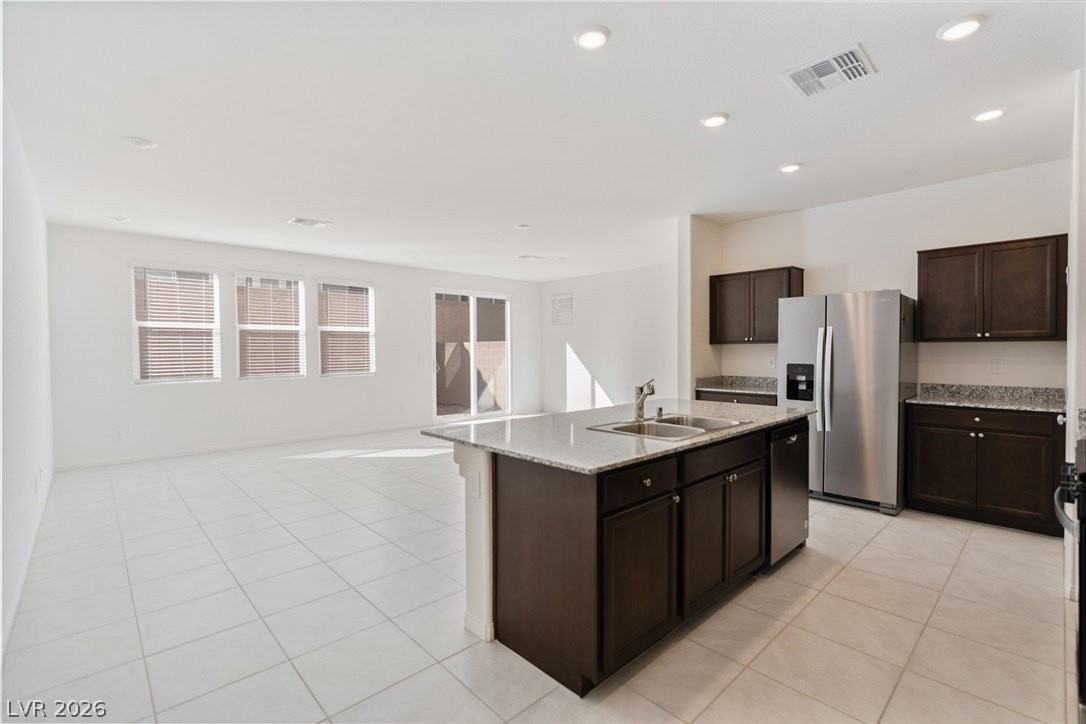 9079 Vesey Ave - Photo 3 of 27