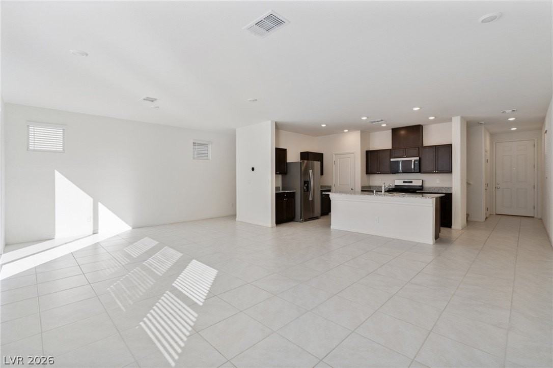 9079 Vesey Ave - Photo 4 of 27