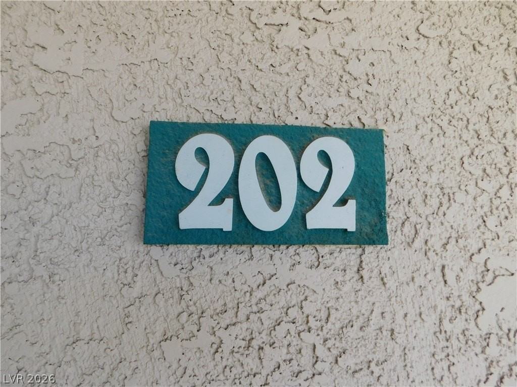 5221 Lindell Rd #202 - Photo 4 of 28