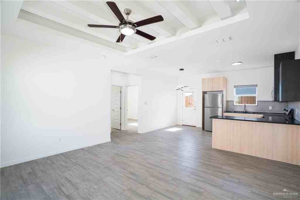 12509 N 40th St #4 - Photo 2 of 27