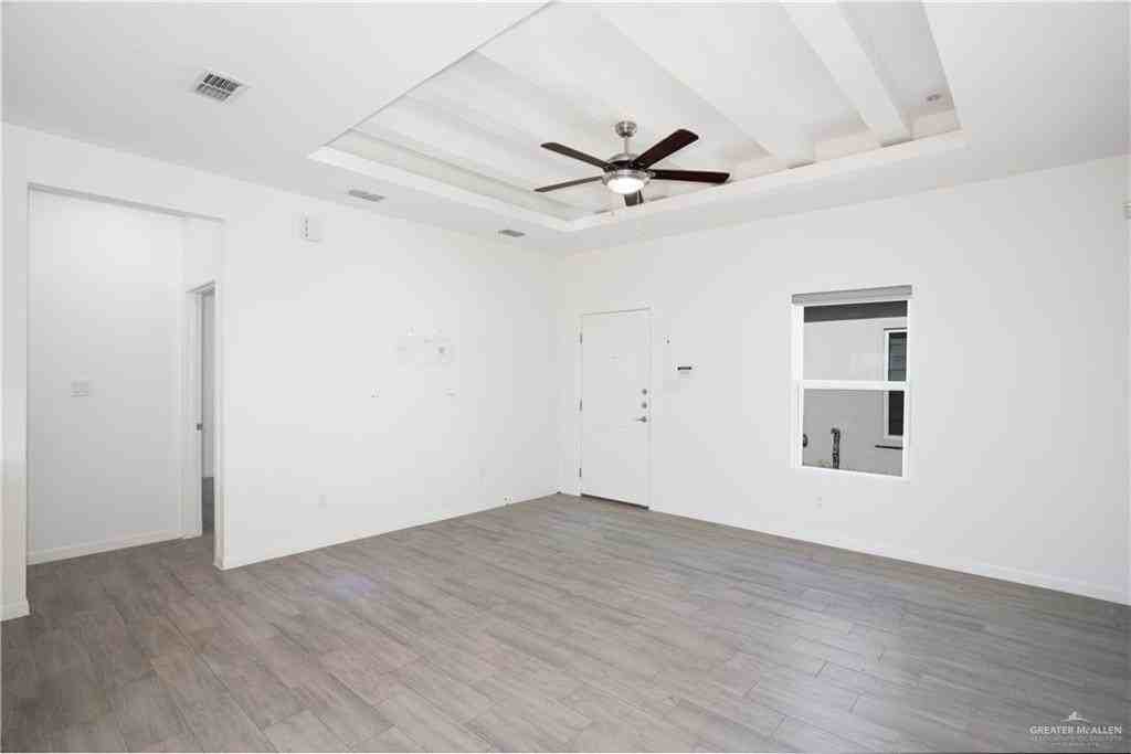 12509 N 40th St #4 - Photo 4 of 27