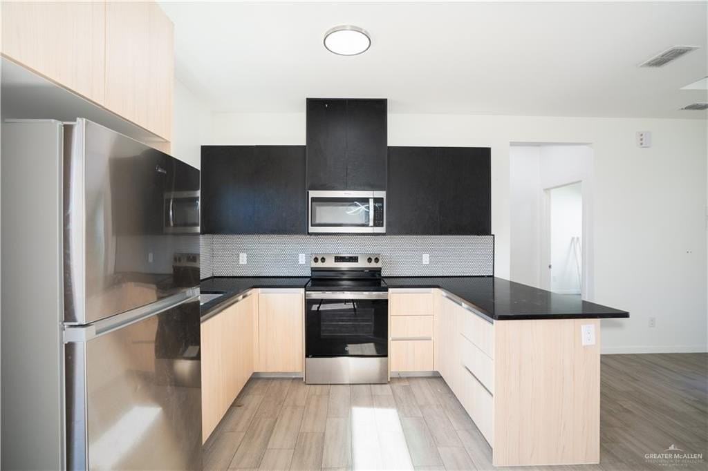 12509 N 40th St #4 - Photo 5 of 27