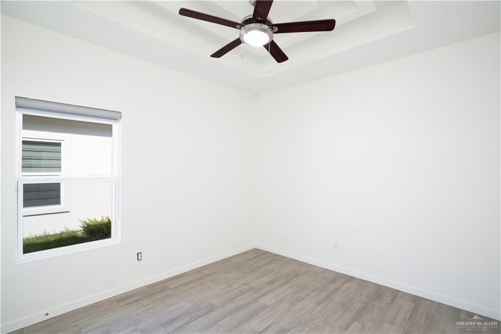 12509 N 40th St #4 - Photo 7 of 27