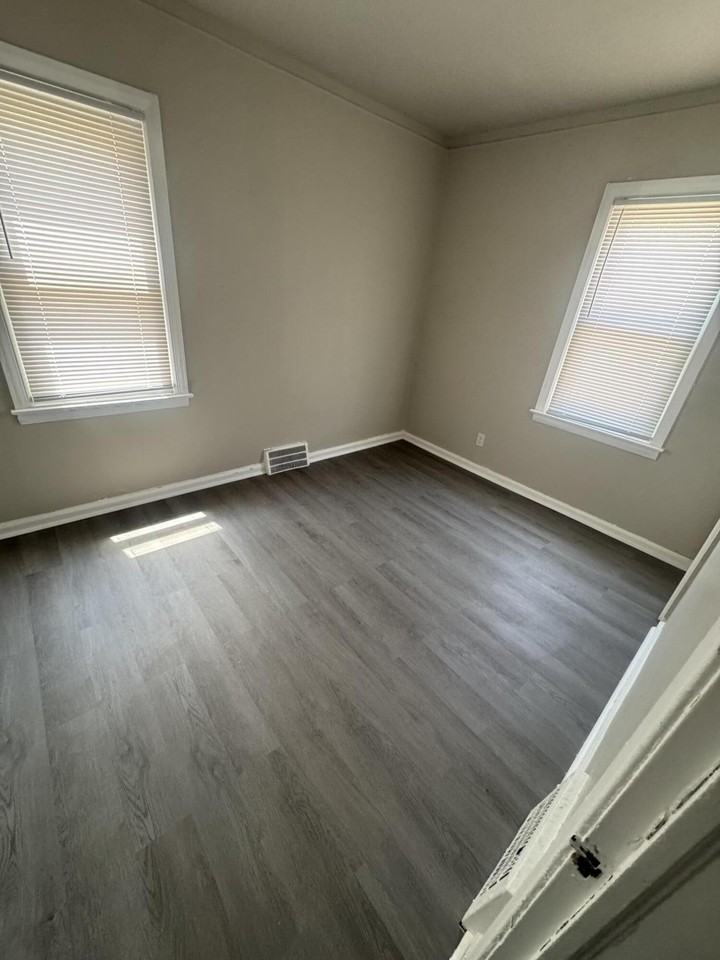 14603 Washburn St - Photo 6 of 11