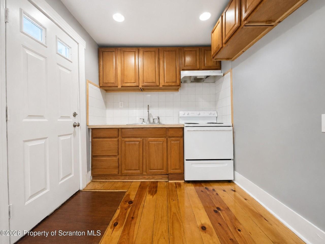 605 Spring St #1 - Photo 3 of 20