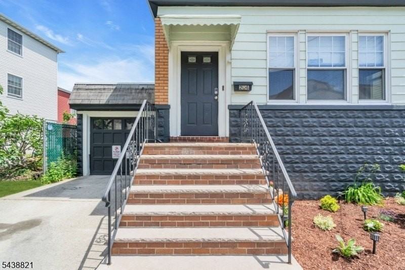 206 Highland Ave #1 - Photo 3 of 22