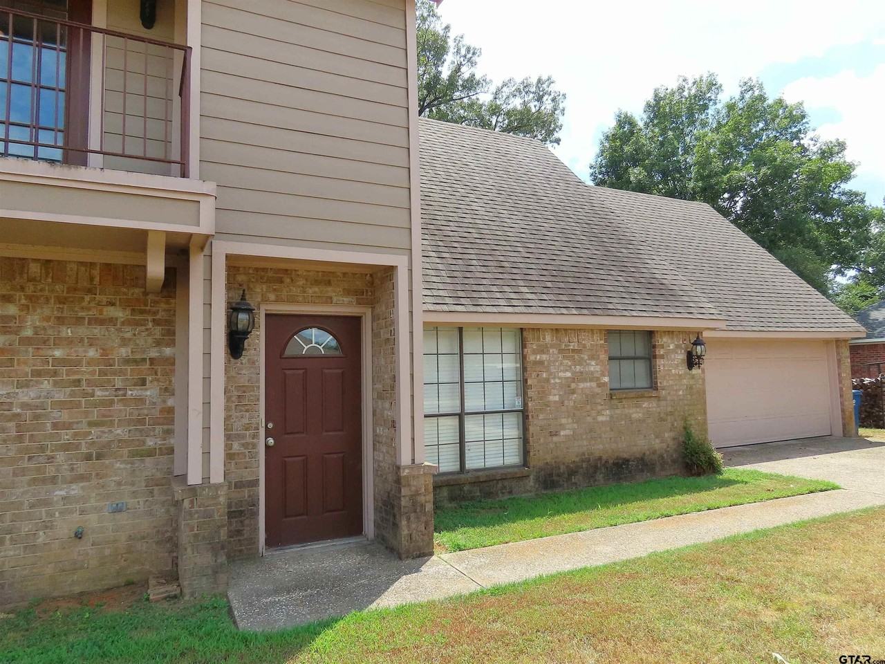704 Kelli - Photo 3 of 38