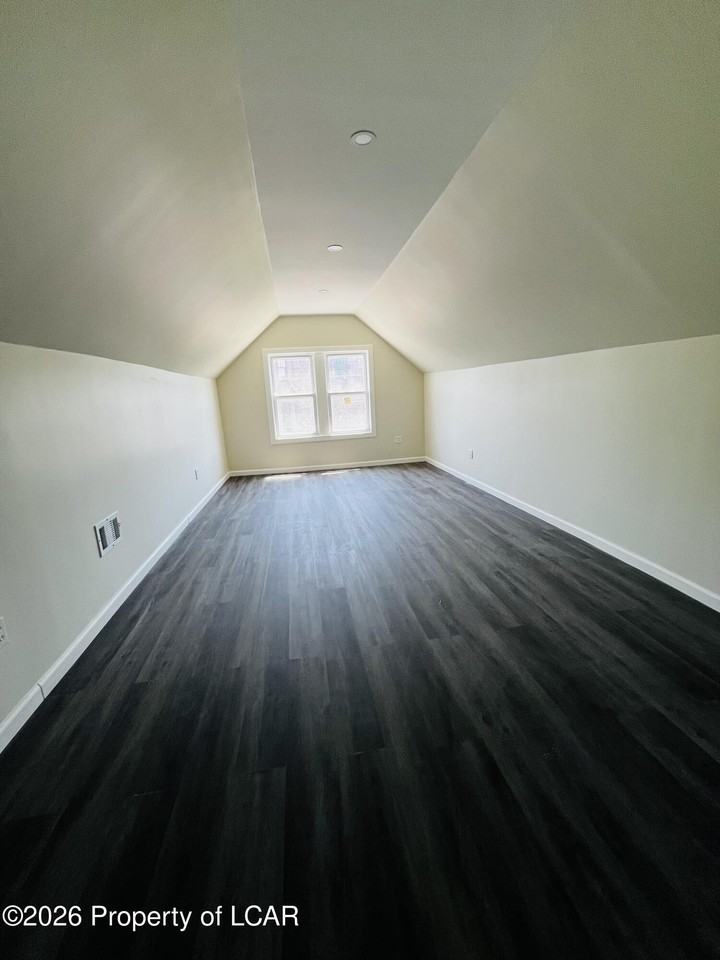 422 N Main St - Photo 7 of 7