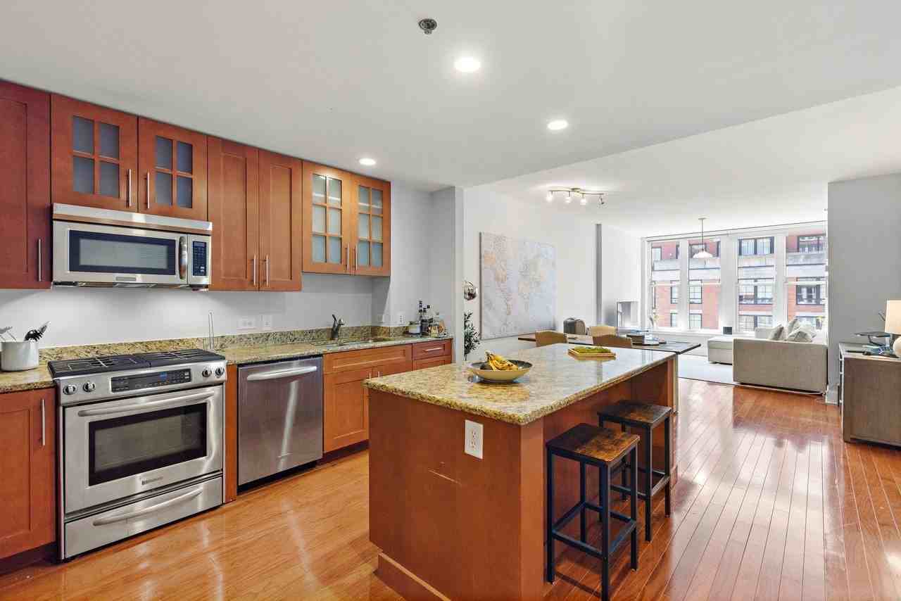 1125 Maxwell Ln #504 - Photo 5 of 20