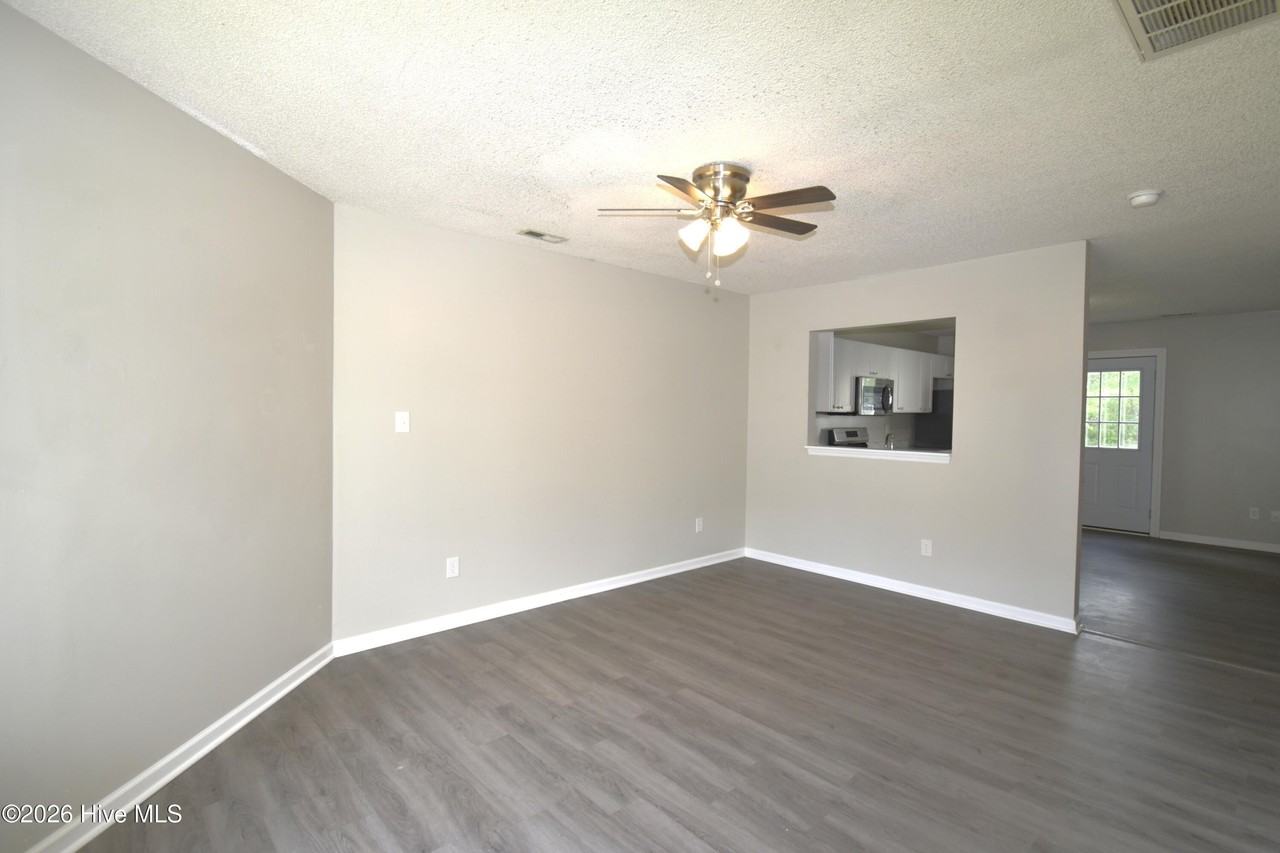 202 Mesa Ln - Photo 2 of 17